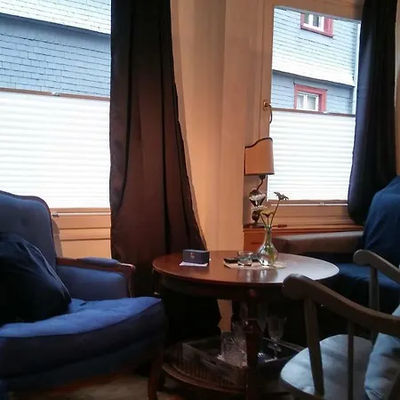Hier & Jetzt In Monschaus Altstadt-3