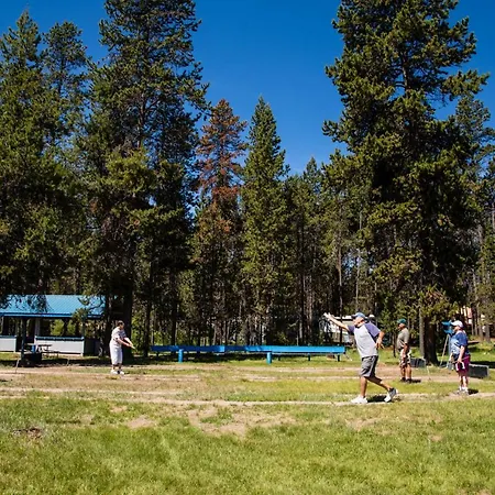Bend-Sunriver Camping Resort Cottage 1-3