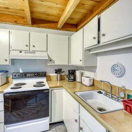 Treehouse 206F-2