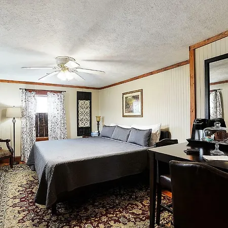 Hocking Hills Inn-2