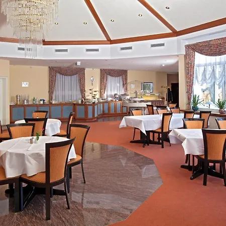 City Hotel-3
