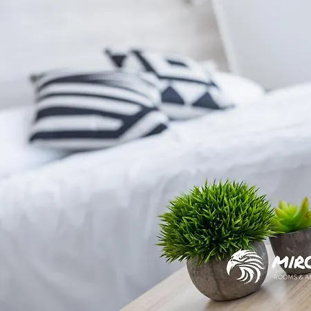 Mirotza Rooms And Apartments-2