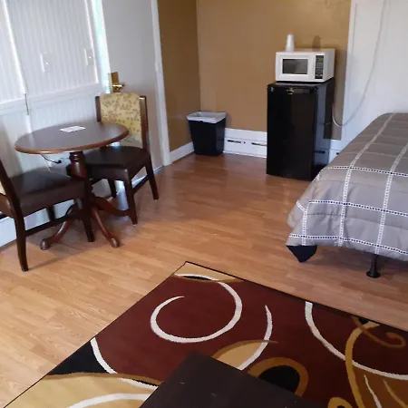 Town Line Inn-3