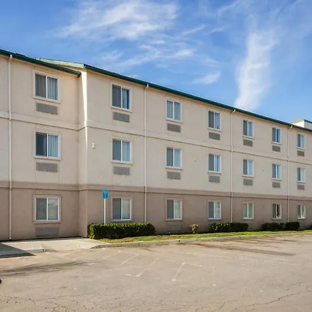 Howard Johnson By Wyndham Lemoore Near Naval Air Station-2