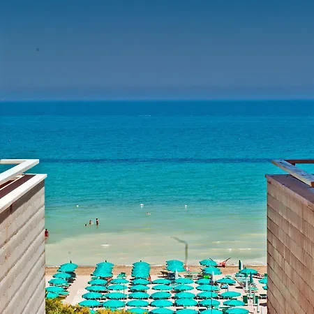Hotel Ambassador-3