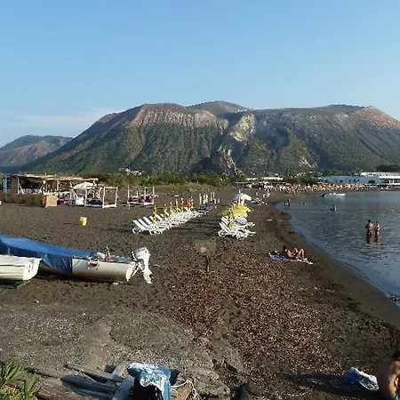 Vulcano Beach-2