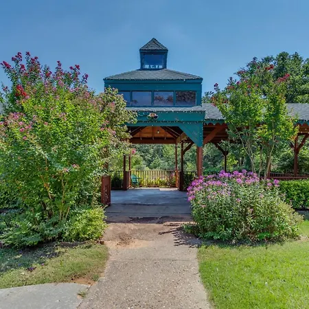 The Whispering Pines Inn-2