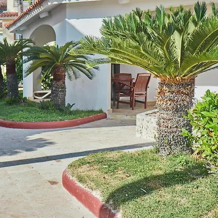 Los Corales Beach Village-3