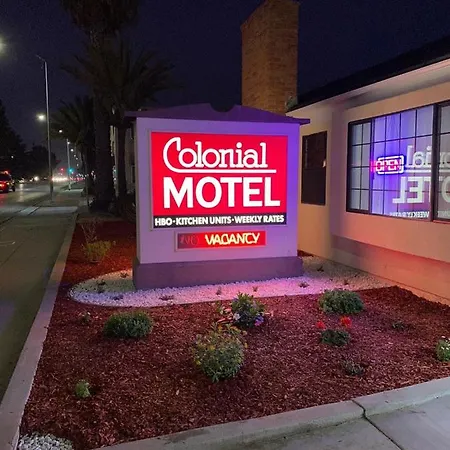 Colonial Motel-3
