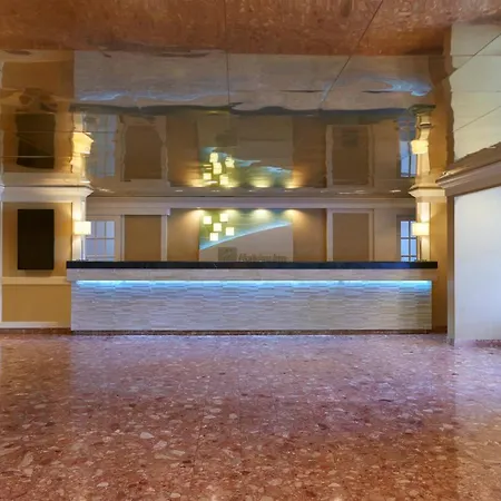 Holiday Inn Toronto - Yorkdale-2