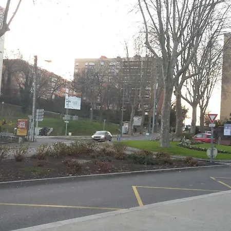 Chambre 1 PERSONNE et STUDIO 1 personne Avec Entrée Libre et Salle de Bain Privée-2