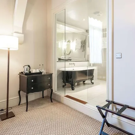 Clarion Collection Harte & Garter Hotel & Spa-3