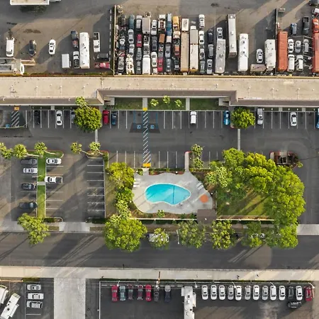 Vagabond Inn Oxnard-3