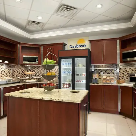 Days Inn By Wyndham Butler Conference Center-2