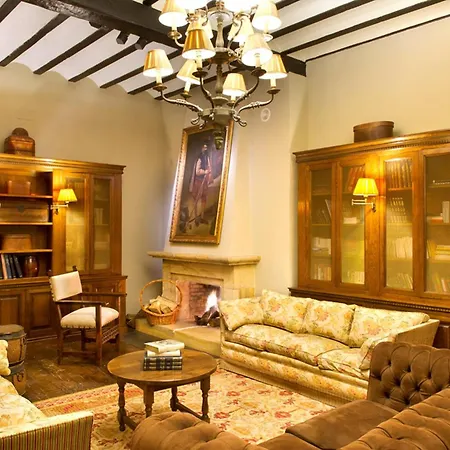 Parador de Santillana Gil Blas-3
