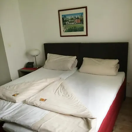 Central Hotel-3