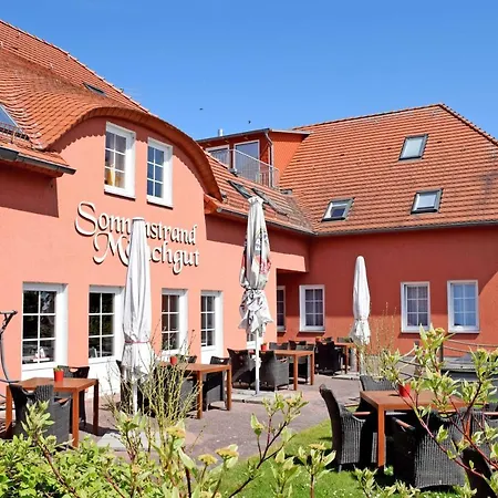 Das kleine Hotel und Ferienwohnungen auf Mönchgut!-2