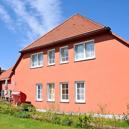 Das kleine Hotel und Ferienwohnungen auf Mönchgut!-3