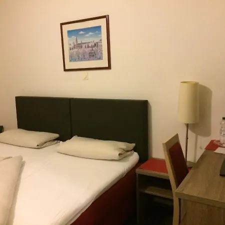 Central Hotel-2
