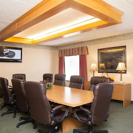 Holiday Lodge Hotel And Conference Center-3