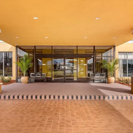 Clarion Inn Brunswick-2