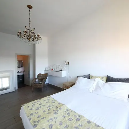 La Superba Rooms & Breakfast-3
