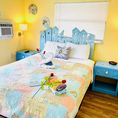 Sun Deck Inn & Suites-2