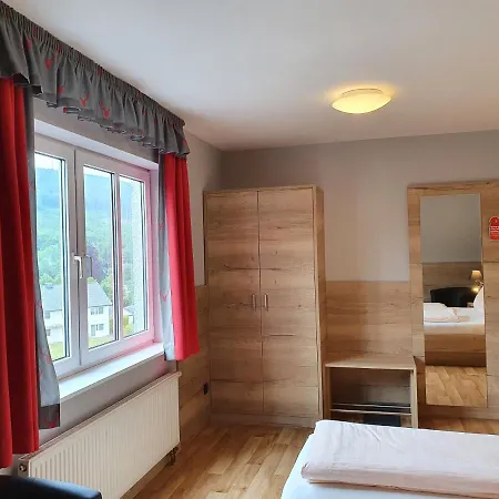 Hotel Bigger Hof - Wirtshaus Platzhirsch am Jahnplatz-2