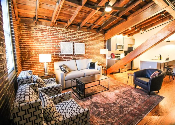 The Lofts At Downtown Salem Aparthotel