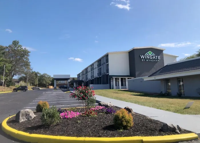 Wingate By Wyndham Bloomington Hotel