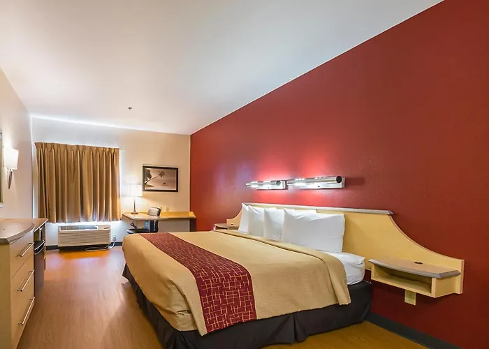 Red Roof Inn & Suites Corpus Christi