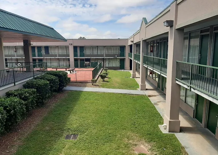 Hotel O Henderson Kerr Lake I 85 Nc