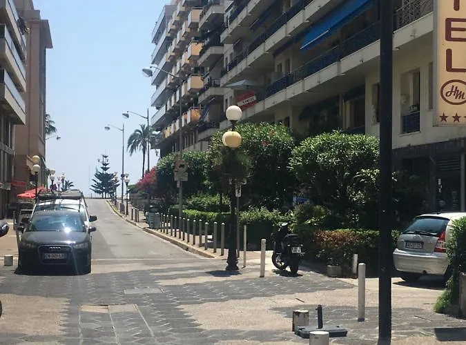 Aparthotel Studio carré d'or situé à 50 m de la plage à Nice