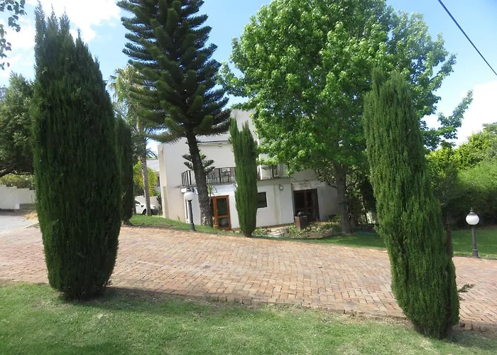Cul De Sac - Accommodation