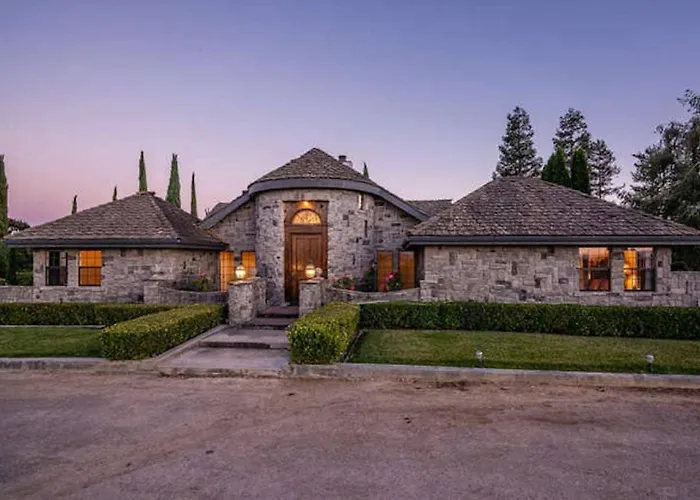 Chateau Robles -Vineyard English Garden Paso Robles