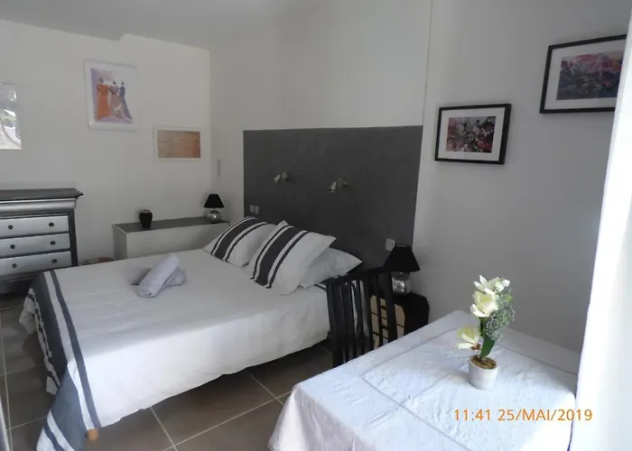 MAS MAURANE-Chambre d'hôte avec SPA privé aux portes d'ARLES