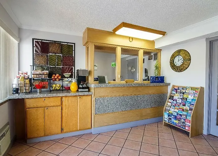 Central Phoenix Hotel
