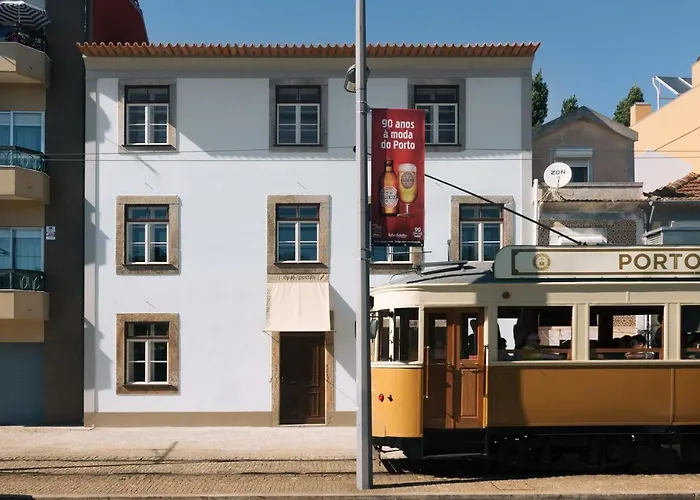 Duas Portas Townhouse Bed and Breakfast Porto