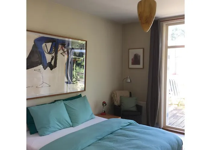 Bed & Breakfast Leonie La Haya