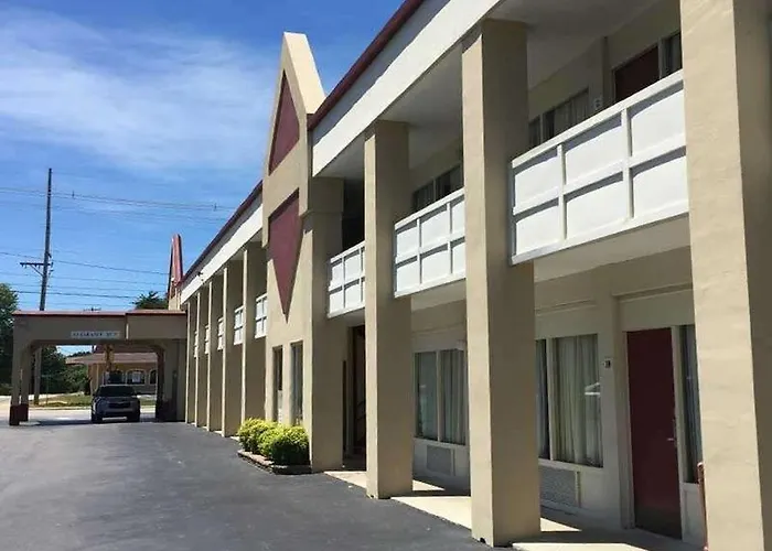 Astoria Hotel Danville North