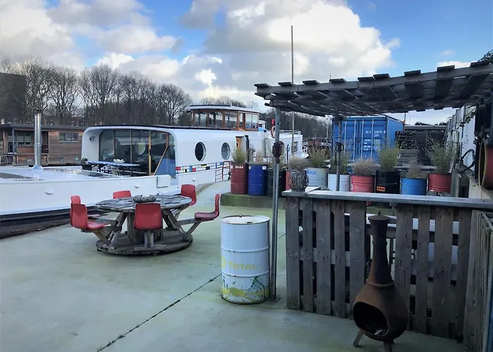 B&B Woonschip Robbedoes Amersfoort