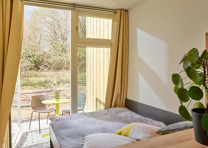 Modern ausgebauter Überseecontainer als Tiny House Wertheim