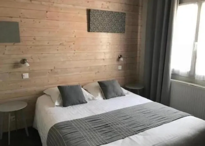 Hôtel la petite auberge Ares