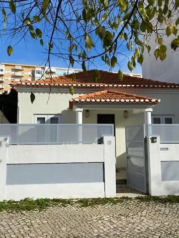 Bed and Breakfast Getwet Surfcamp Costa da Caparica