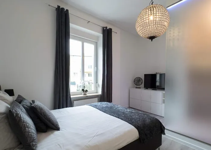 EXECUTIVE DOUBLE ROOM WITH EN-SUITE in GUEST HOUSE RUE TREVIRES R3 Luxemburg