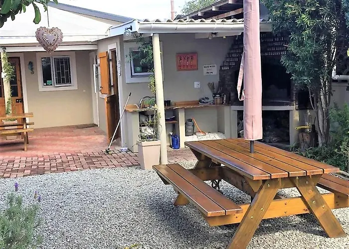 Keedols Inn & Backpackers