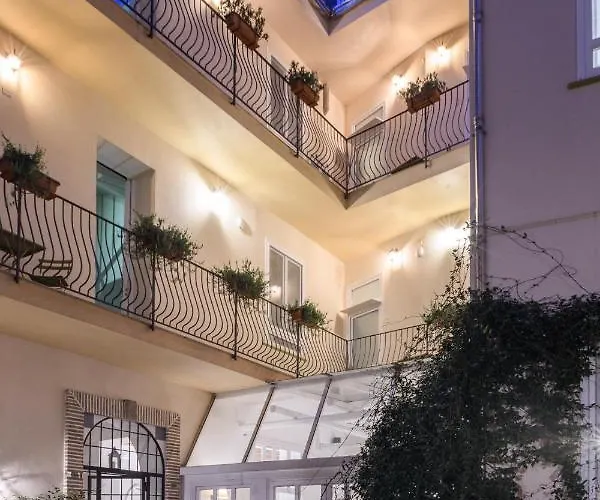 Hotel Cas'E Charming House Caserta