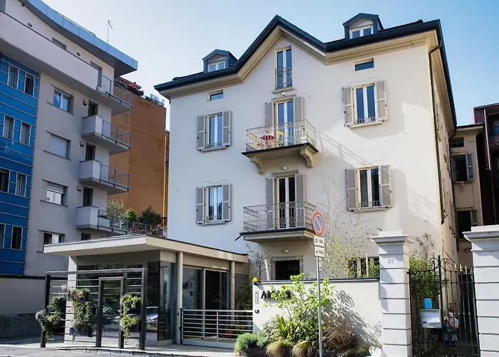 Ama 18 Suites By "The House Of Travelers" Como