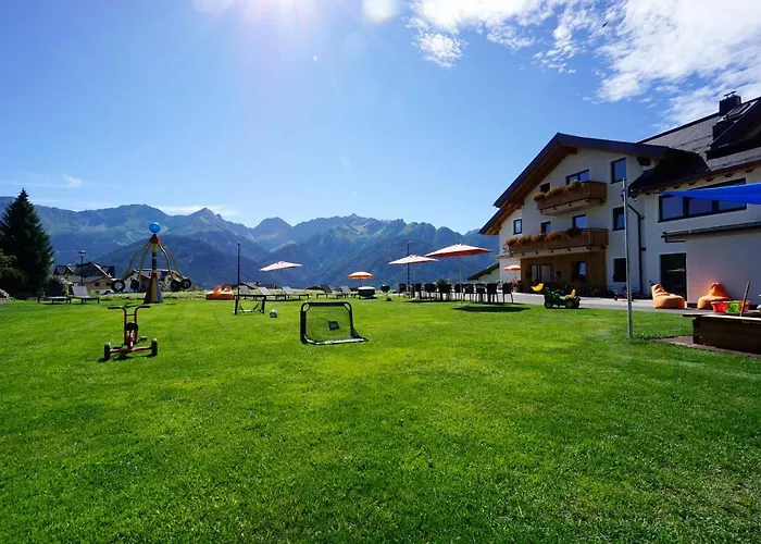 Apart-Hotel Alpinsonnenresidenz Fiss