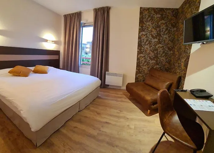 Hotel Pont De Senard